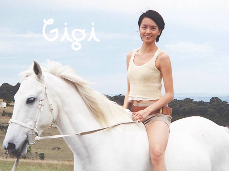 梁咏琪晒出三岁女儿这混血娃娃真的太萌了