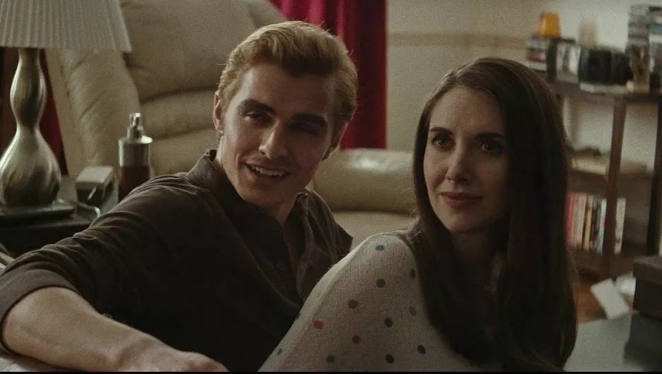 豆瓣8.9,这部美女打群架的羞耻神剧让人脸红