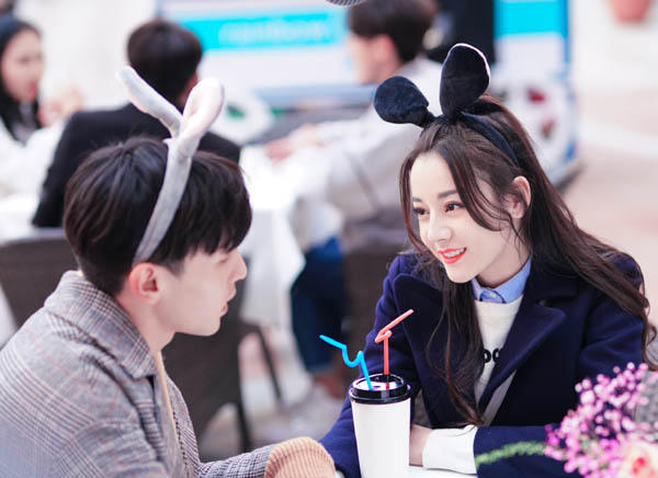 迪丽热巴自曝结婚年龄,想要三个小孩,已取好名