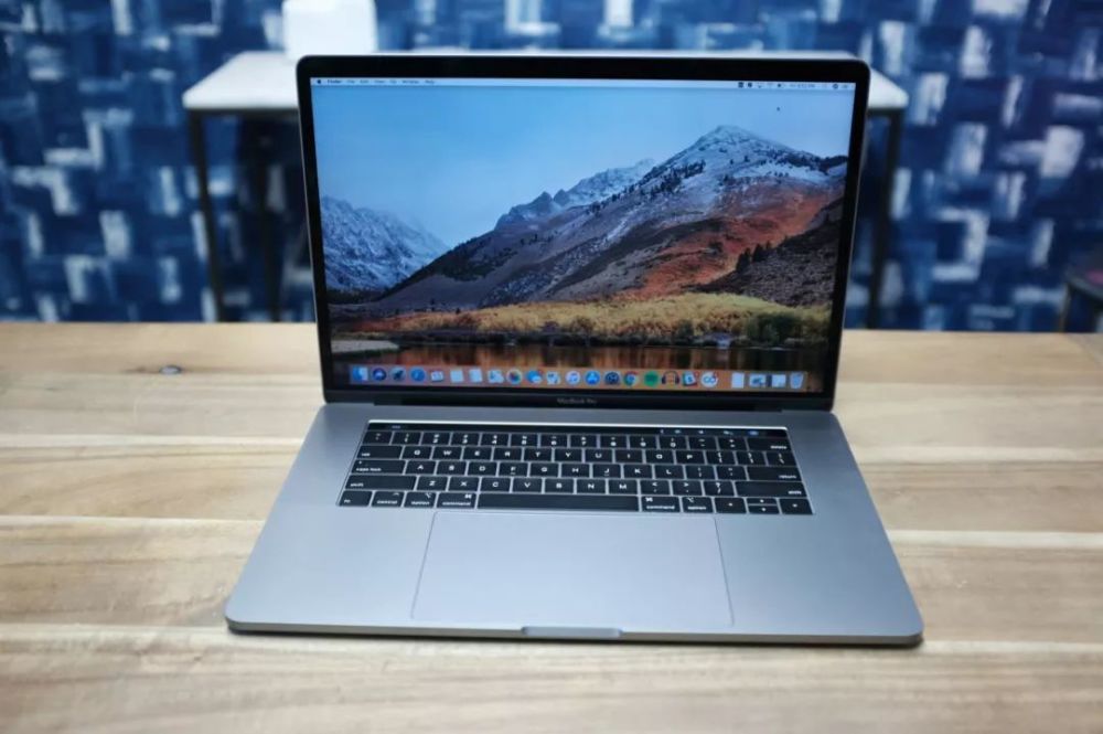2018款MacBook Pro陪我的这几天 | 独家