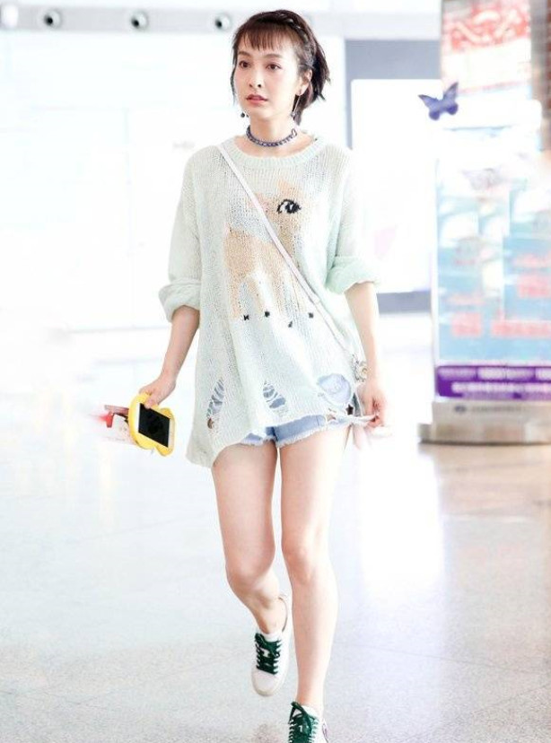 还能有这样的操作?吴昕把手链当项链戴,也不怕勒!