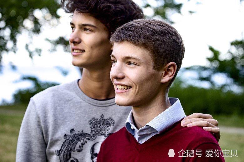 欧洲最帅王子亲弟弟16岁,与乔治生日同一天,颜