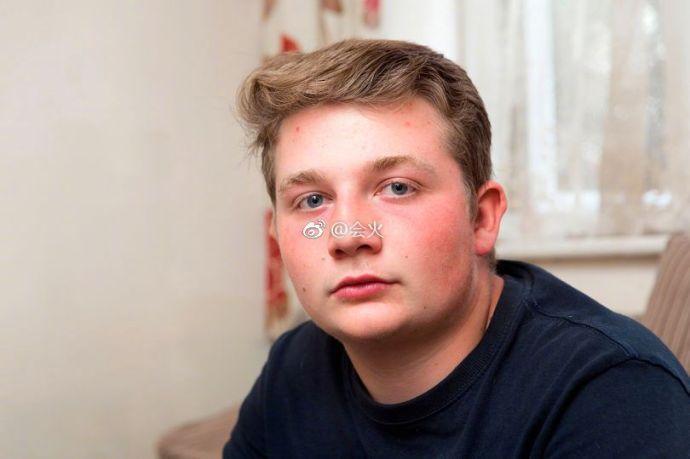 林俊杰悼念车祸去世歌迷,贝克汉姆外甥求见失