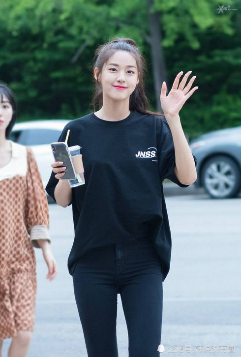 极品身材?韩国性感女团 AOA成员金雪炫照片合