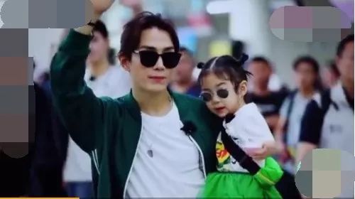 lucky参加综艺片段曝光不舍妈妈戚薇大哭,古灵