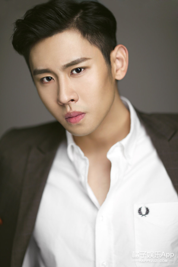 还记得《女生日记》的吴缅吗?他现在长这样