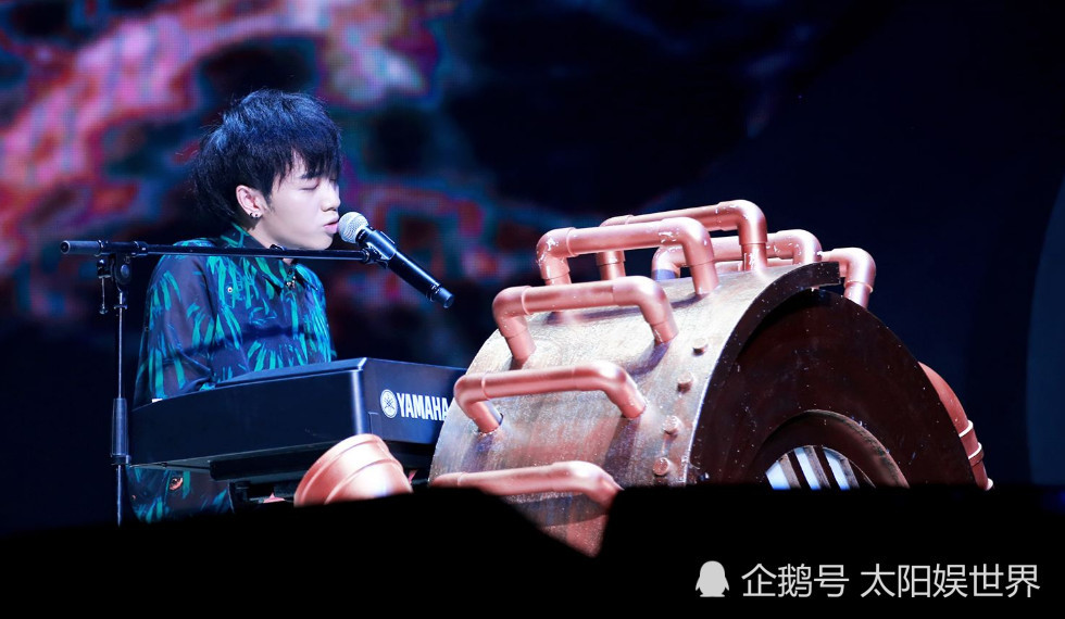 同是翻唱黄家驹的歌,谢霆锋为何比华晨宇更胜