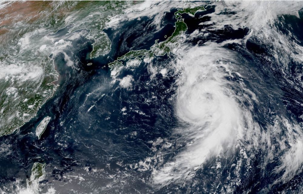 台风云雀继续增强已有风眼,即将横扫日本!欧洲预报:或再袭江浙沪