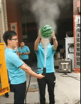 搞笑gif:有没有物理高材生出来解释一波?这是什么原理?