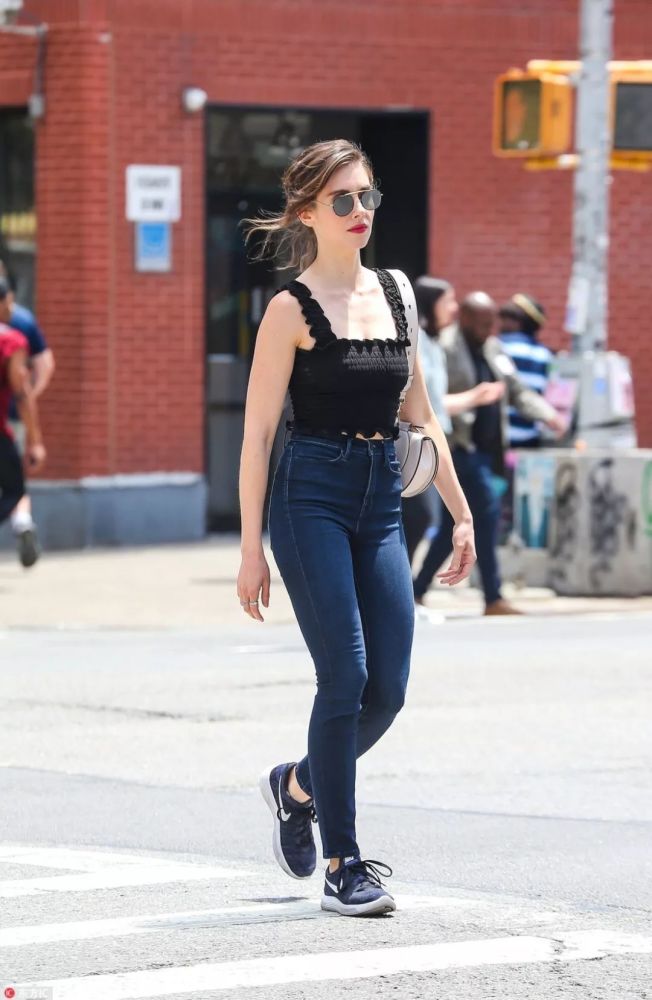 曾经穿过的土味松紧带上衣 又回潮了!