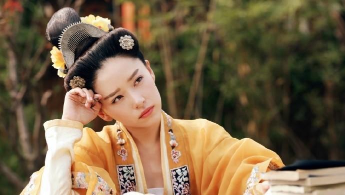 朱一龙阚清子合作的这个短片,真的是太虐心了