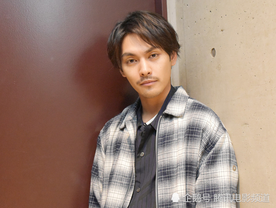 表里不一很可爱!柳乐优弥谈《银魂2》"鬼之副长"土方十四郎