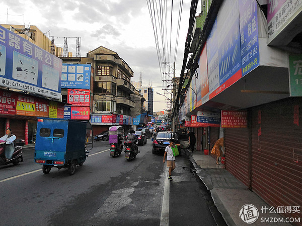 华为P20 PK 荣耀10手机对比:哪款是你的菜