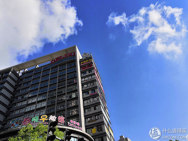 华为P20 PK 荣耀10手机对比:哪款是你的菜