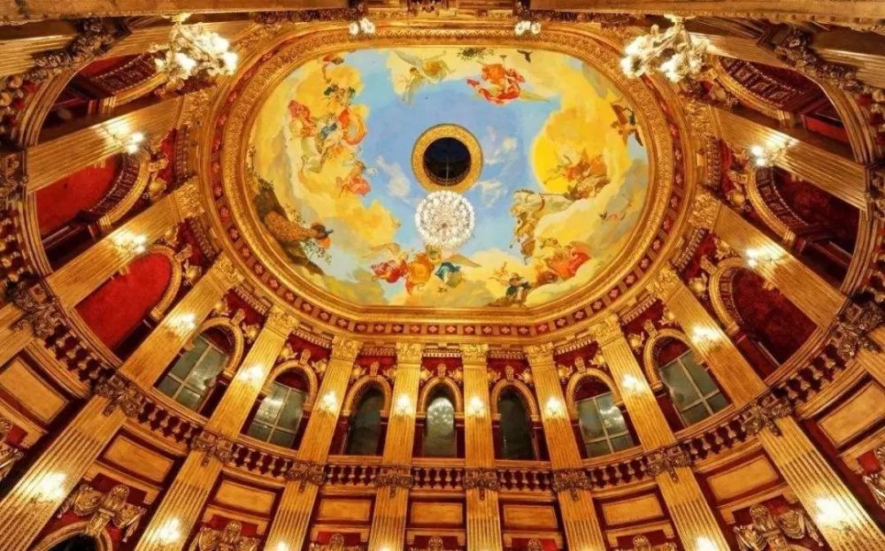 《西虹市首富》里的土豪酒店真的存在,普通人