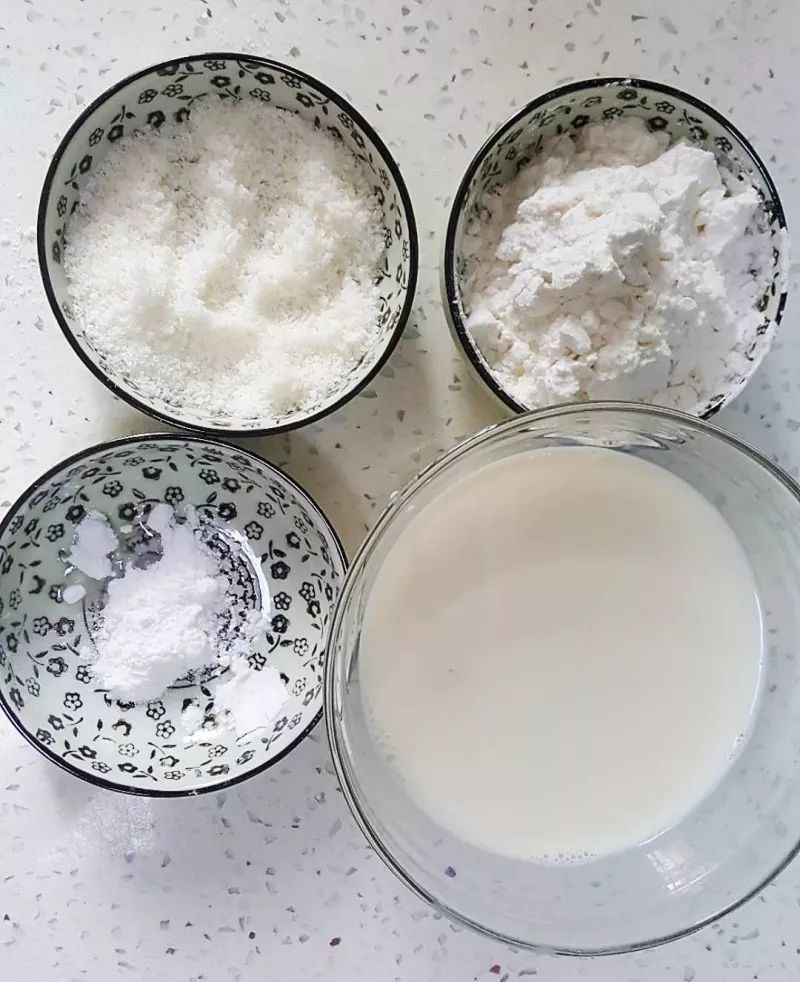 熙沫给宝宝的爱心小甜点:火龙果椰蓉小方糕 | 妈