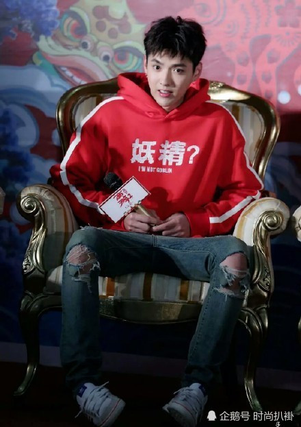 千万不要学吴亦凡穿鞋!从来不系鞋带的他邋遢