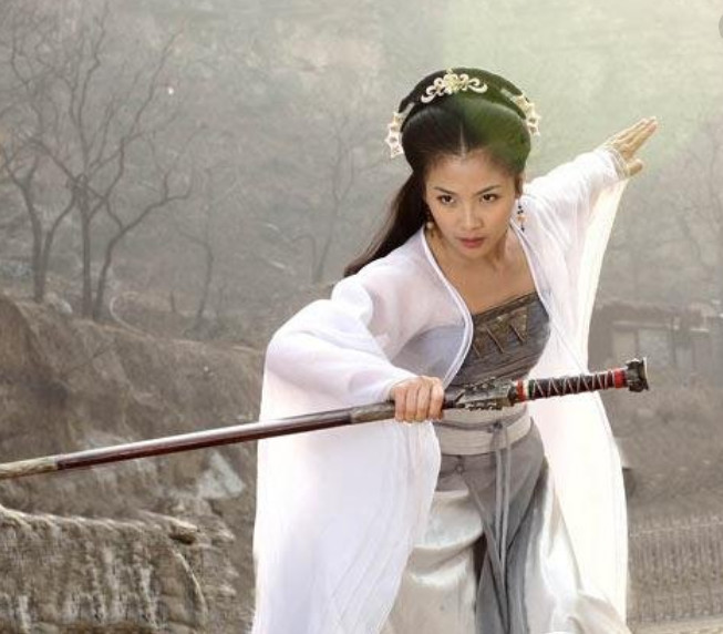 同样是怀孕拍戏,刘涛吊威亚惹人疼,而她却掺遭