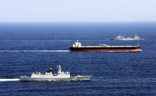 为什么护航舰队只驱离海盗,不击毙他们?情况其