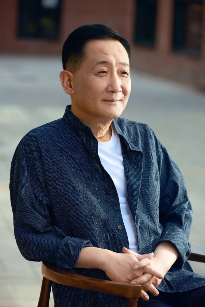 梁天