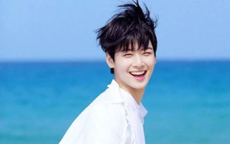 由现实中整容过的演员来饰演江南美人,非常符