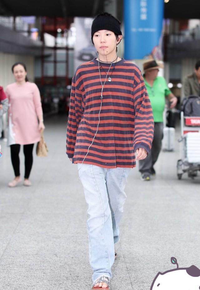 王菲窦靖童李嫣首次同台出镜,有一种母女姐妹