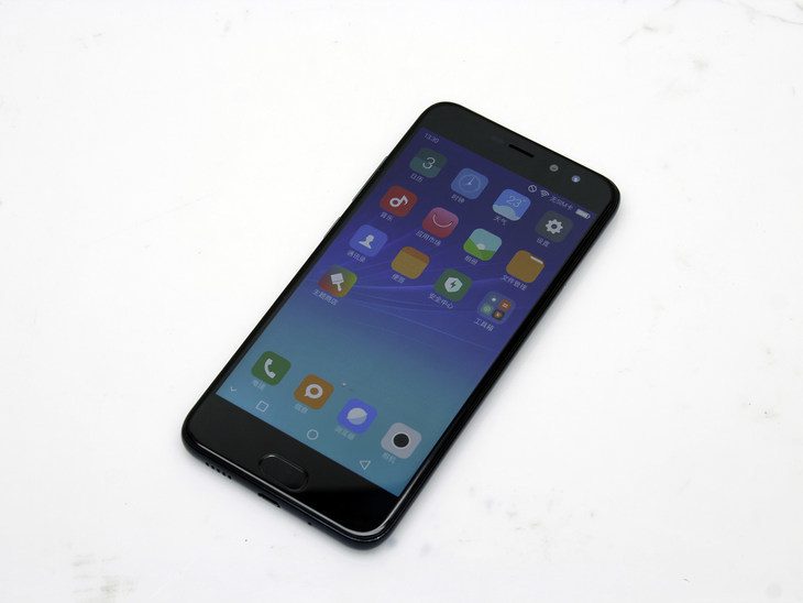 山寨&夸张&打擦边球 在拼多多上买手机是一