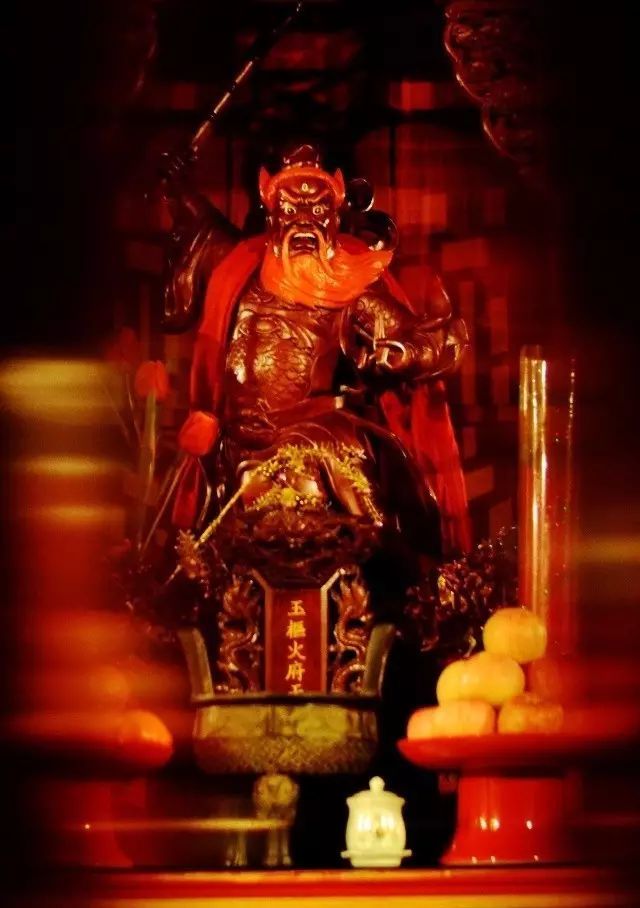 六月廿三火德真君圣诞,昭彰巡行天下,多解