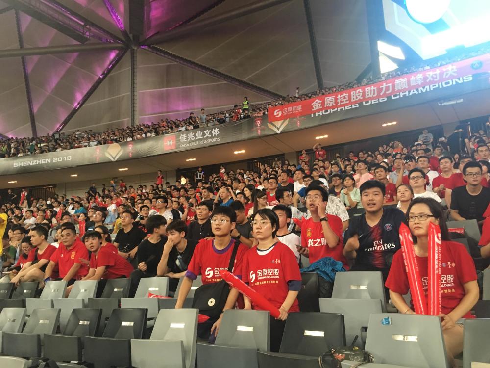 直击法国超级杯-中国龙之队球迷现身 维京战吼助力赛场