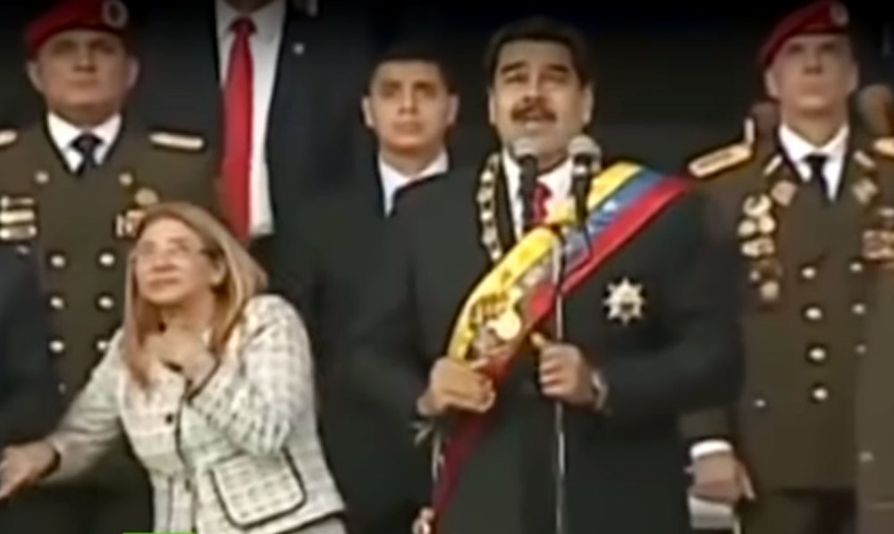 委内瑞拉总统遭遇爆炸 保镖第一反应亮出盾牌