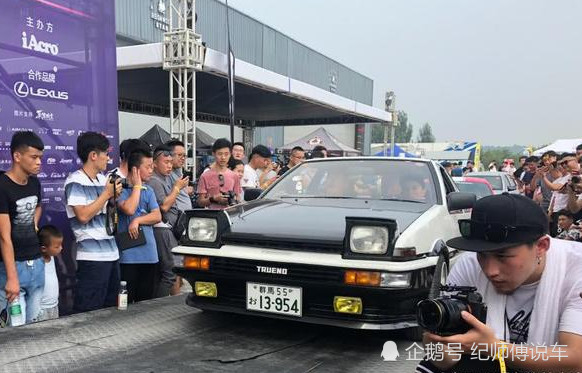 豆腐店里的那辆ae86来北京了,还是熟悉的味道,车牌都没换