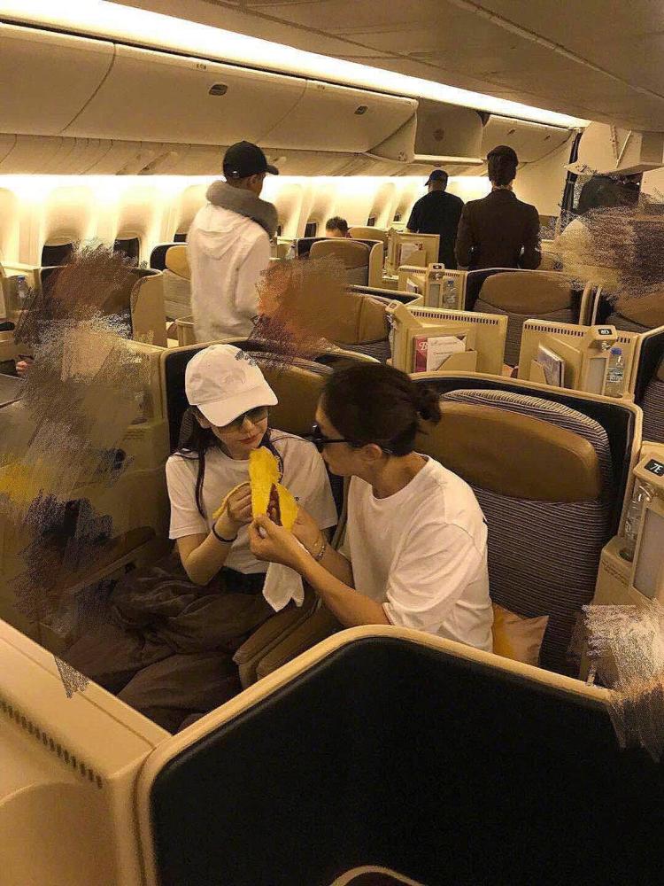 李承铉戚薇七夕大片曝光,网友希望一家三口能