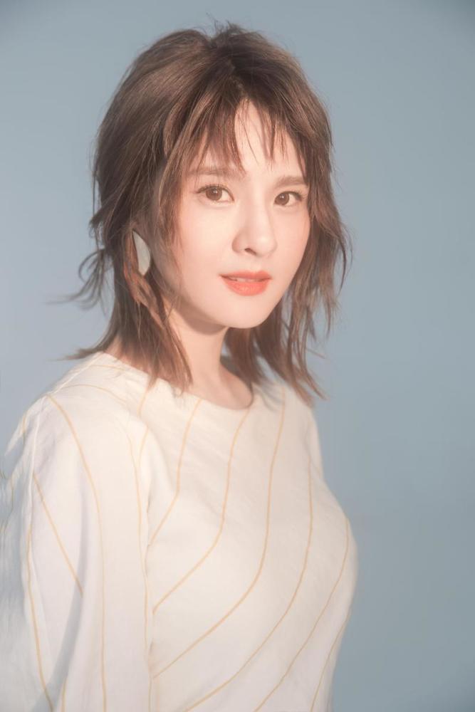 郭静光影大片来袭跳脱舒适圈签约飞宝传媒