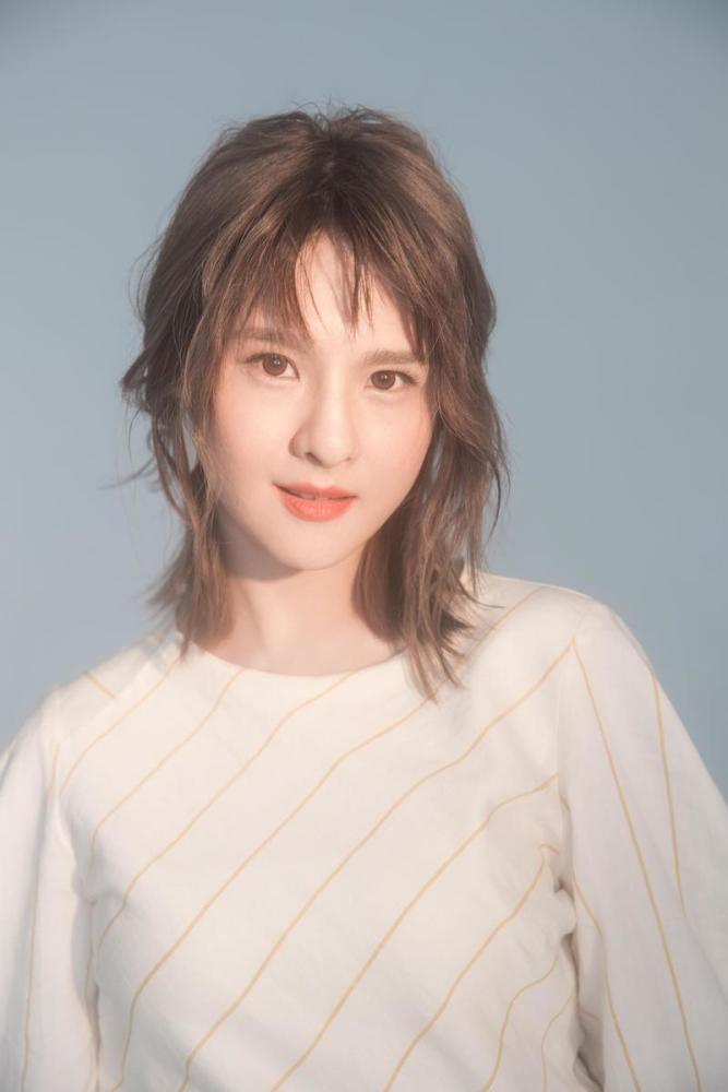 郭静光影大片来袭跳脱舒适圈签约飞宝传媒