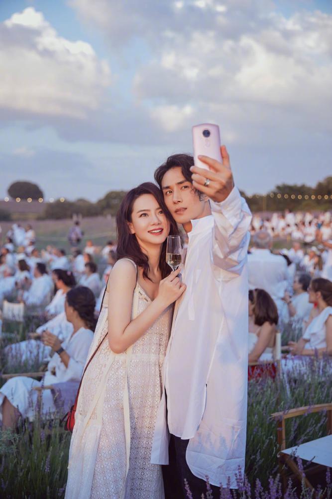 戚薇李承铉熏衣草浪漫大片,戚薇美出新高度,一