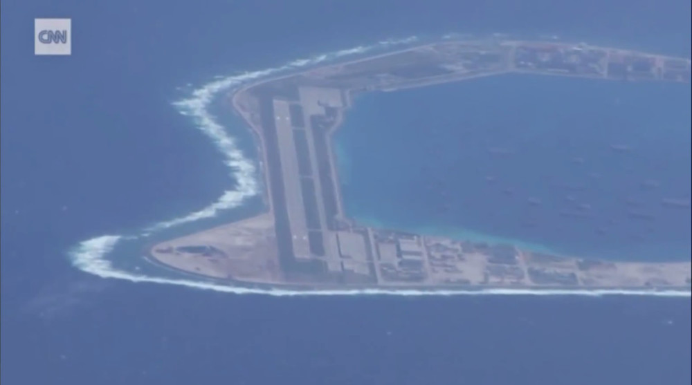 美军机赴南海侦察飞行曝中国岛礁建设情况 遭