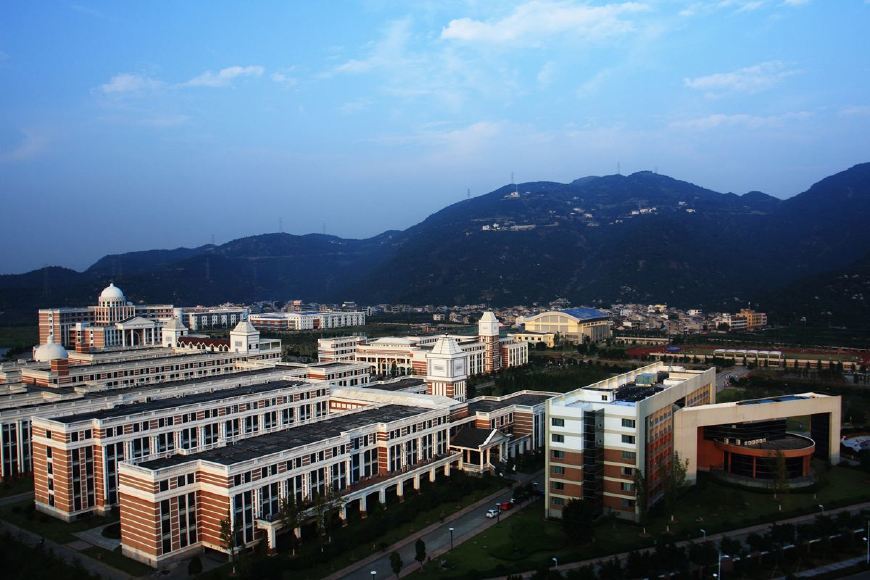 我国最好二本医学院,就业率高,毕业就是就业!