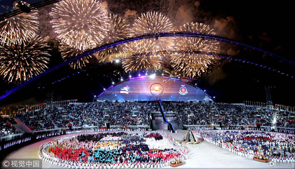 2010年11月12日,中国广州,2010亚运会开幕式盛大举行.