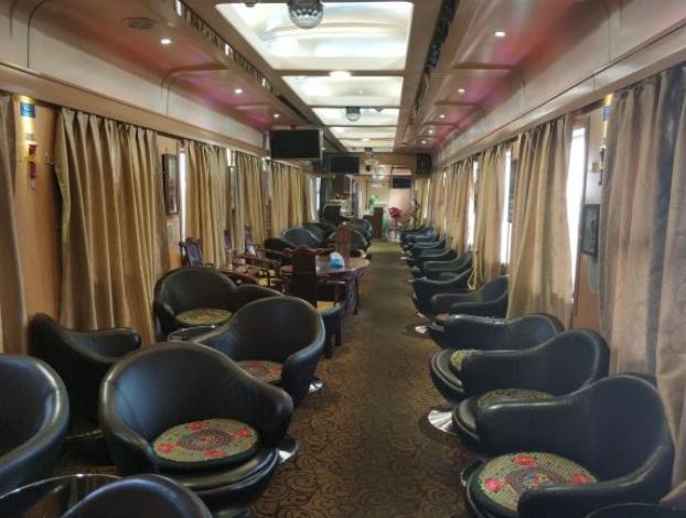 这列火车上有酒吧,还有vip包厢?网友:没想到这么便宜!