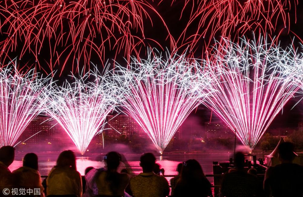 莫斯科举行国际烟花节绚烂花火璀璨夺目 腾讯网