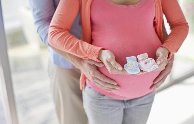 怀孕后,女性身体若有这4种特征,可能是个"捣蛋鬼"在腹中