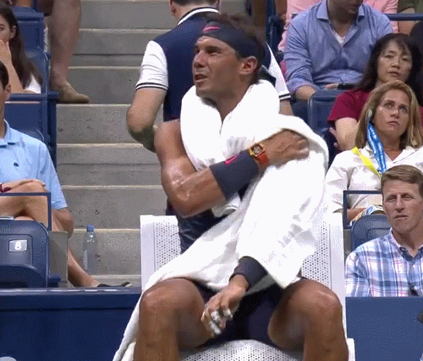 美网有多热?美女球员现场换球衣 纳达尔向裁判要电扇