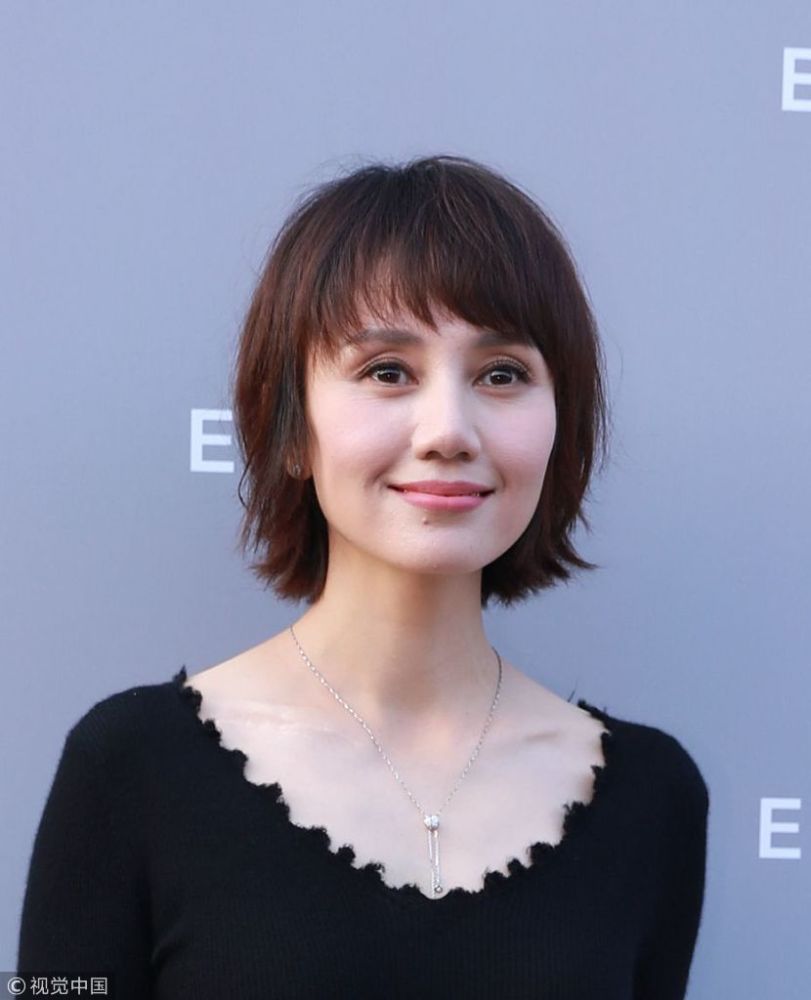 "腿精"刘雯穿搭时髦露酒窝 袁泉气质优雅"高贵妃"清新迷人