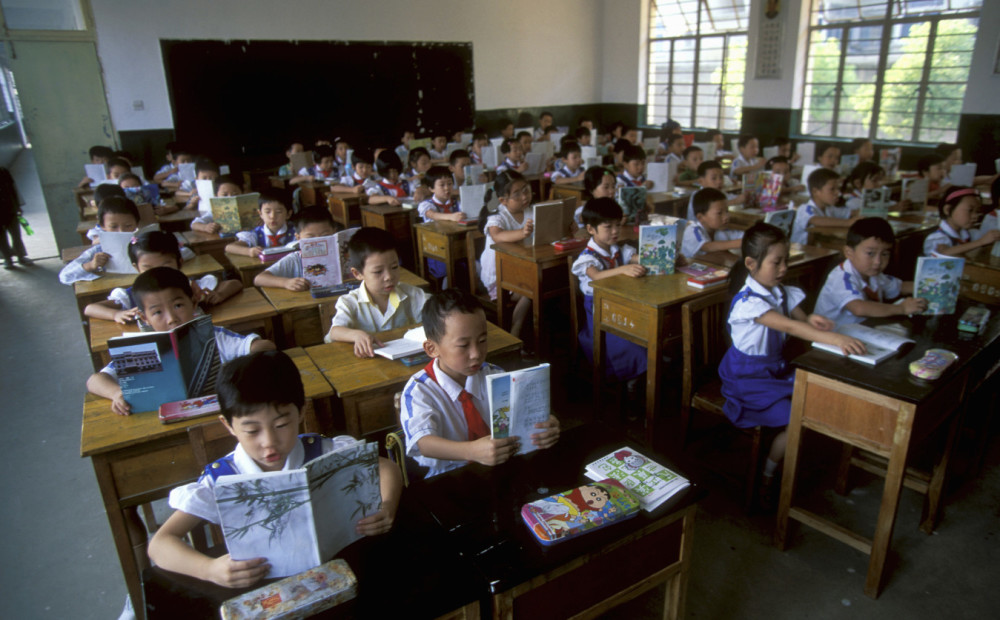 大家70多人的班级规模为何90年代可以但今天不行