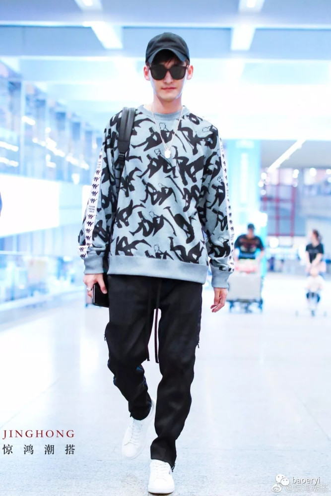 张翰张钧宁被曝同游韩国?男方深夜取关娜扎还