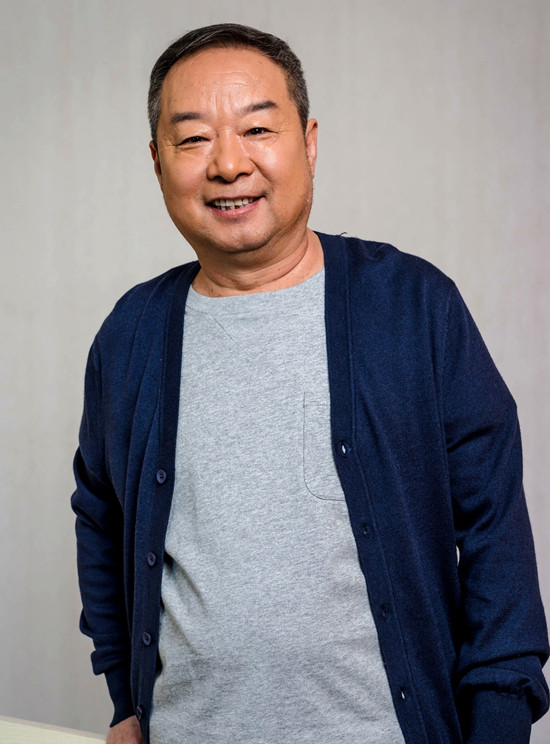 《梧桐街派出所》杀青 张绍荣化身"倔老头爷爷"