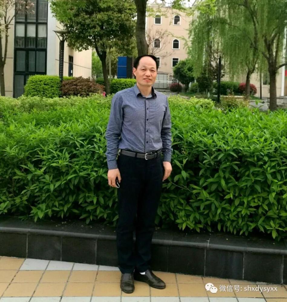 黄德忠:捧着一颗心 不带半根草去