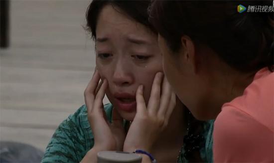刘希与易秋争吵崩溃大哭