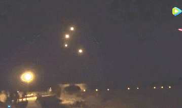 俄式婚礼真吓人!婆婆媳妇突然朝天开火,不怕子