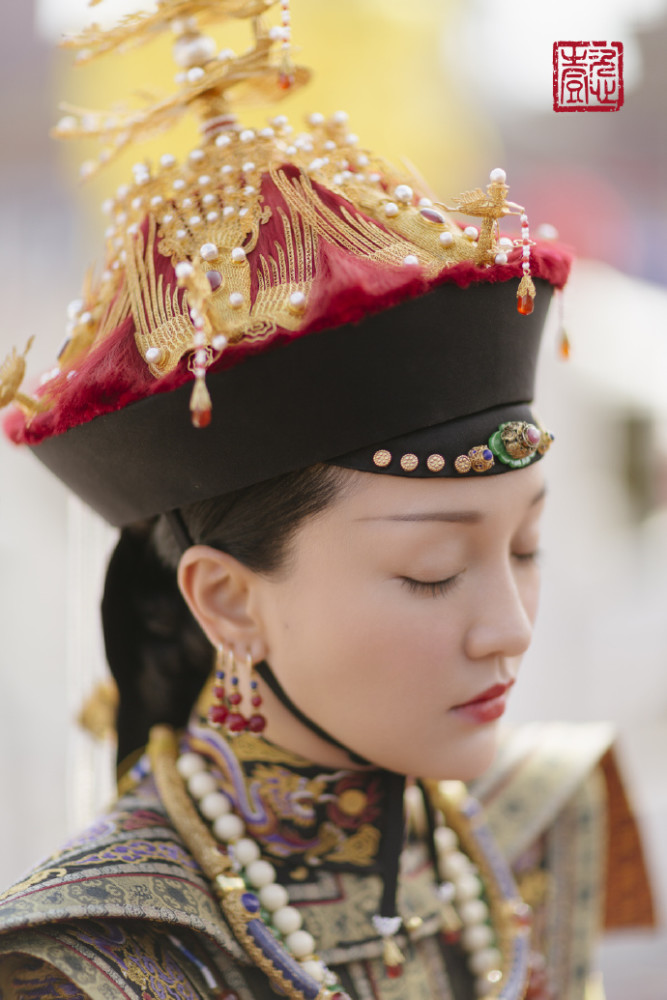 如懿被封皇后,当年的青樱格格成为中宫之主,但